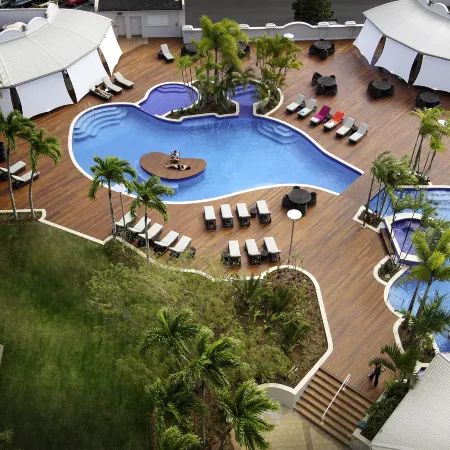 Pullman Cairns International