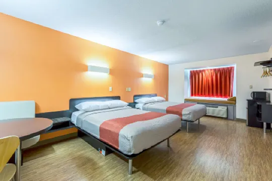 Motel 6 Indianapolis, IN