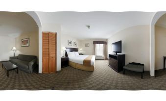 Holiday Inn Express & Suites Carneys Point - Pennsville