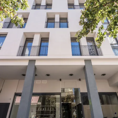 Urban Nest - Suites & Apartments