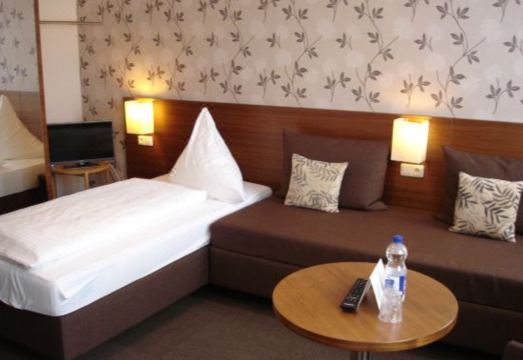 라인-호텔 안데르나슈