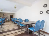 Stone Wood Riverfront Resort, Siolim Hotels near Chapora River
