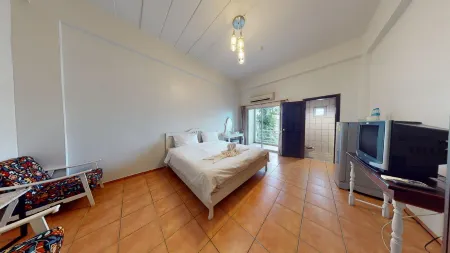 春武裡龍薩拜公寓