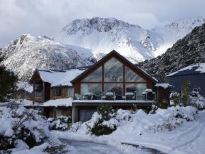 Aoraki Mount Cook Alpine Lodge