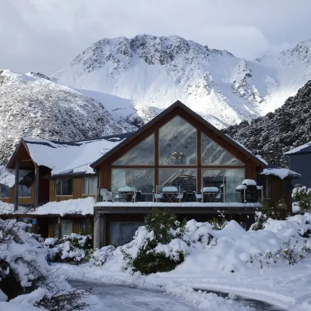 Aoraki Mount Cook Alpine Lodge