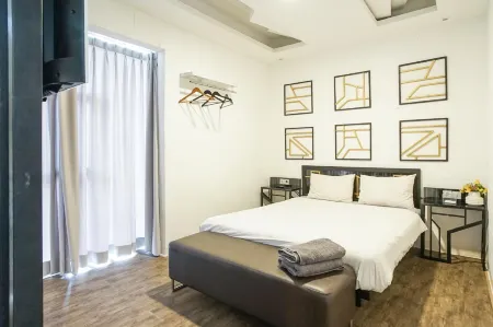 Hotel Sanrina Makassar Отели рядом с достопримечательностью «Wakanda House»