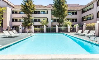 Country Inn & Suites by Radisson, Vallejo Napa Valley, CA