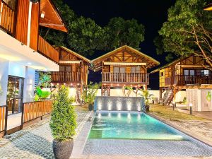 Treehouse Executive Villas