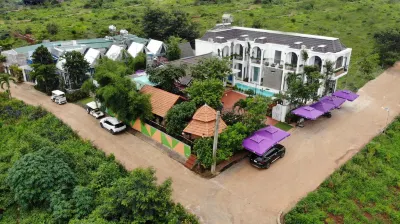 Ninh Hoa Garden Hotels in Cu Sue