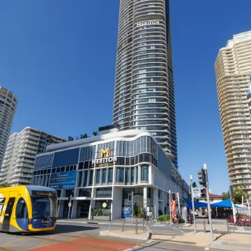 Meriton Suites Surfers Paradise Отели рядом с достопримечательностью «Саутпорт»