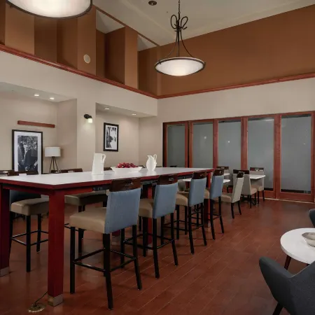 Hampton Inn & Suites Phoenix-Surprise