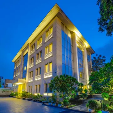 Muse Sarovar Portico Nehru Place Отели рядом с достопримечательностью «Стадион «Тхягарай»»