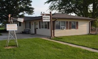 Edgetowner Motel