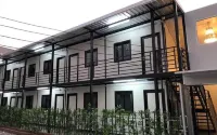 P29 Hotels in Amphoe Krathum Baen