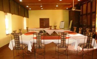Mount Moroto Hotel - Housity