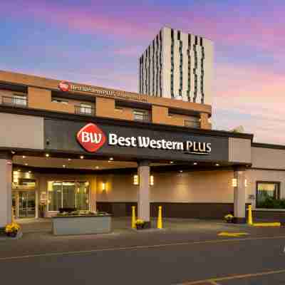 Best Western Plus Village Park Inn Hotel Exterior
