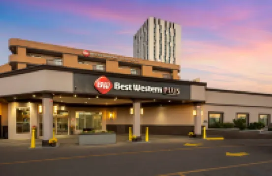 Best Western Plus Village Park Inn โรงแรมใน