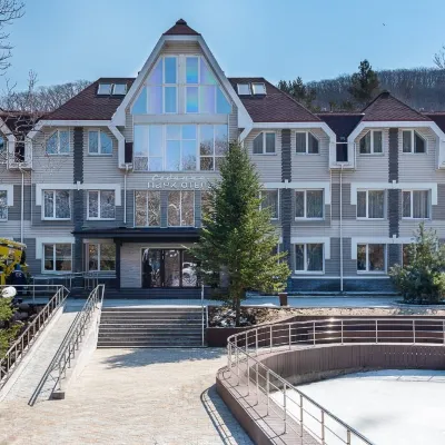 Sedanka Park Hotel Hotels near State Marine Conservation Area
