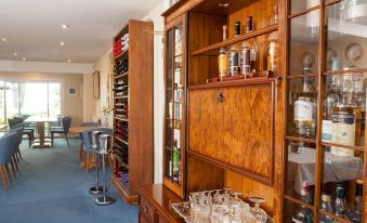 Sunny Brae Bed & Breakfast - Housity
