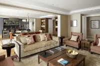 Four Seasons Hotel London at Tower Bridge Hotels in Lontoo