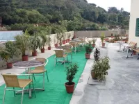 Sam Jade Guest House - bar