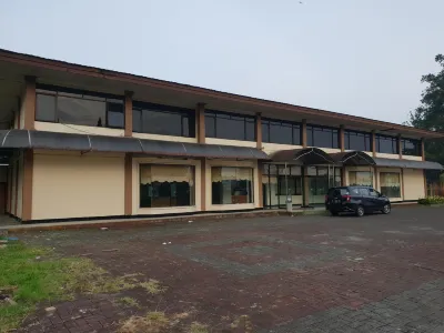 Hotel Cisarua Indah Hotels in Cisarua Subdistrict