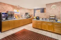 Days Inn & Suites by Wyndham Anaheim at Disneyland Park - breakfast