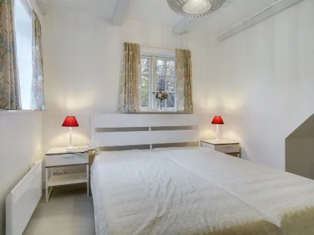 "Tabetha" - 25m from the Sea