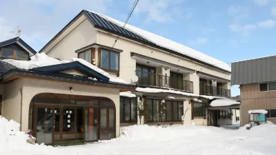 Minshuku Akasakata Hotels near Tashirotai Solitary Cherry Tree