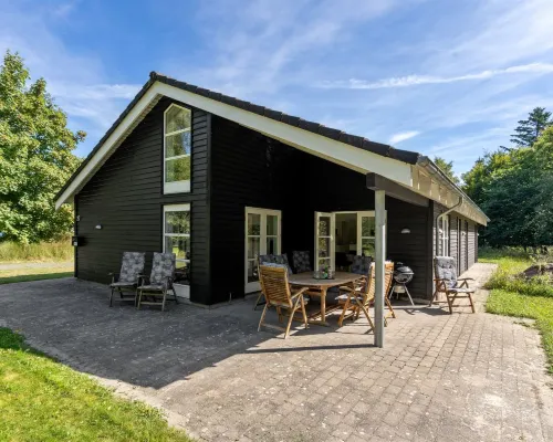 "Kringfod" - 590m from the Sea Hotels in Hals