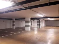 挪特樂思家庭飯店 - 停車場