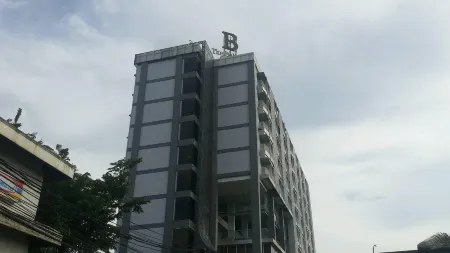 Nemuru Grand Bellevue Radio Dalam