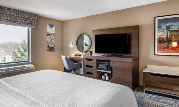 Hampton Inn Greenfield