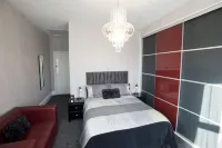 Oakover Guest House - parking