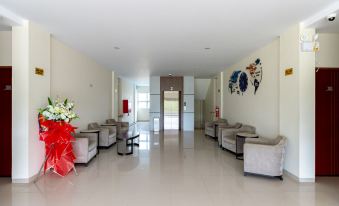 RedDoorz Plus @ Komplek ABC Batu Aji Batam