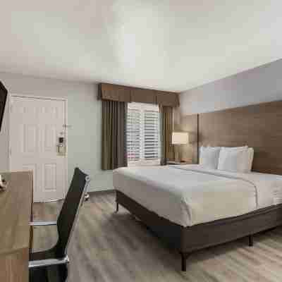 SureStay Plus Hotel by Best Western Tempe University Rooms
