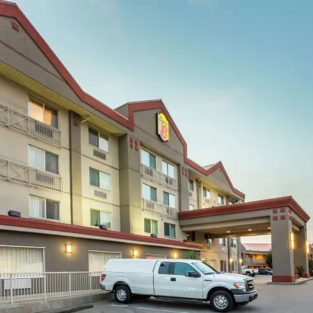 Super 8 by Wyndham Abbotsford BC
