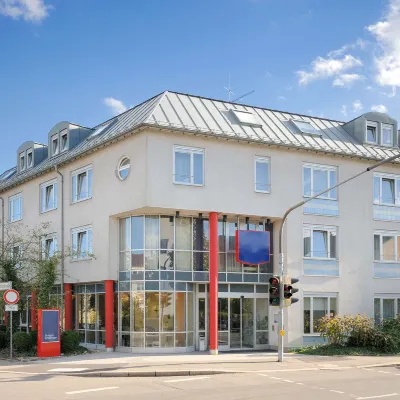 هوتل شتوتجارت زينديلفينينج سيتي باي توليب إن Hotels near باتش باراكس