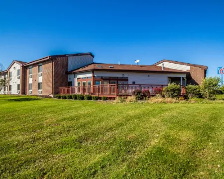 Motel 6 Saukville, WI Hotels in Ozaukee County