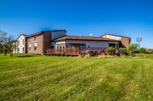 Motel 6 Saukville, WI Hotels in Ozaukee County