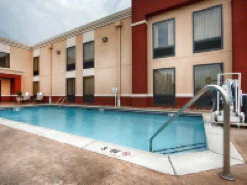 Best Western Plus Parkway Hotel Hotels in Alton