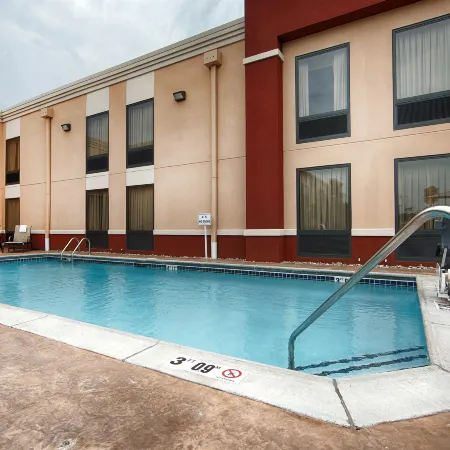 Best Western Plus Parkway Hotel