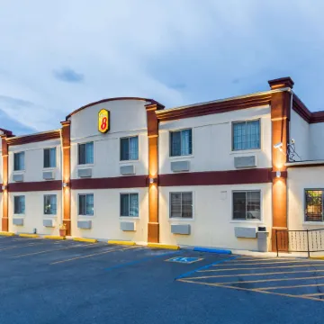 Super 8 by Wyndham Douglas, WY