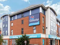 Travelodge Camberley Hotels near Reiss Guildford