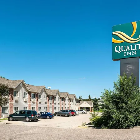 Quality Inn Near Northtown Mall & National Sports Center