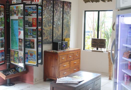 보헤미아 리조트 케언스의 넓은 정원 또는 라운지