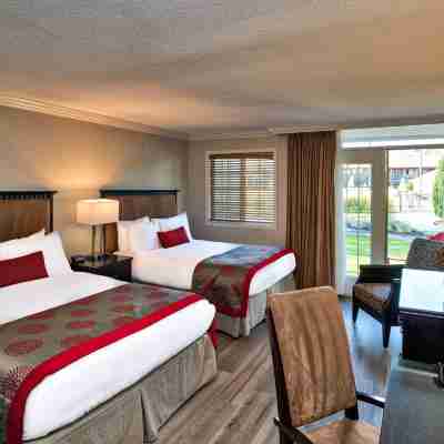 Ramada by Wyndham Penticton Hotel and Suites Rooms