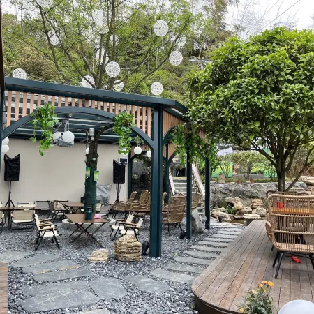 Yangtian Lake Yunxiang Shanju Inn