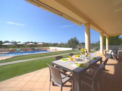 Alto da Rafoia Hotels near Arco Natural