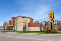 Super 8 by Wyndham Lachenaie/Terrebonne Hôtels à : Terrebonne